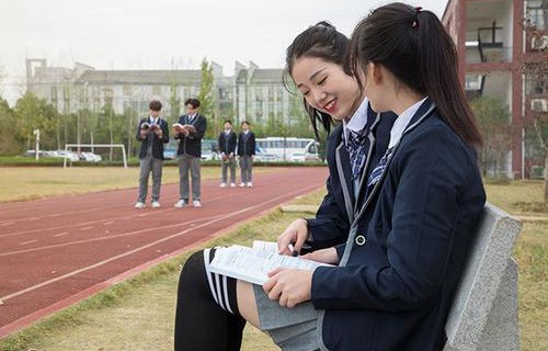 奎屯市职业中等专业学校图片