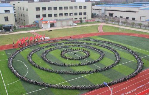 察布查尔锡伯自治县职业中学图片