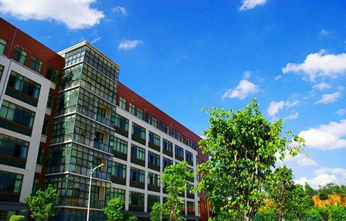 新疆石河子工程技术学校图片