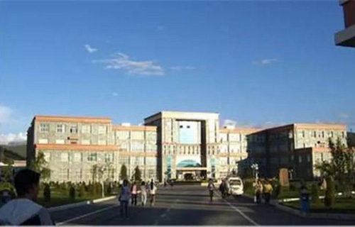 迪庆州民族中等专业学校图片