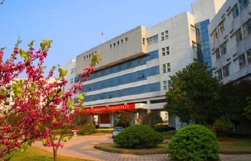 岑溪市中等职业技术学校图片