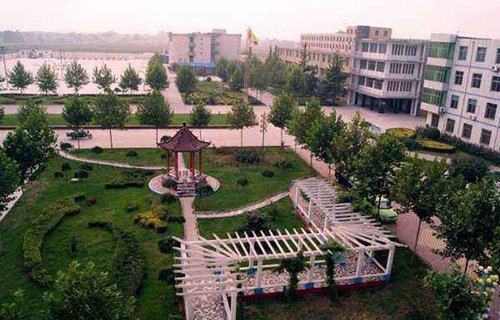 岑溪市南渡职业中学图片