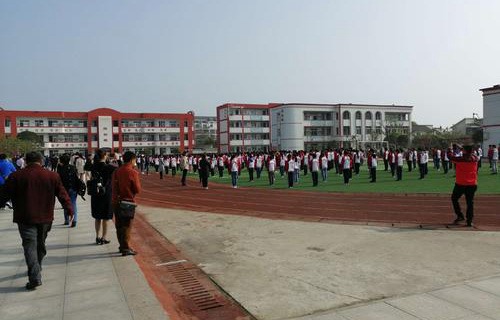 芜湖县六郎桥职业中学图片
