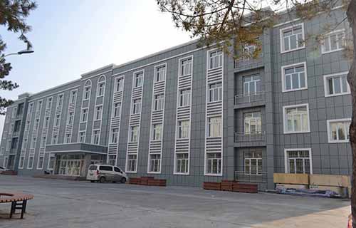 泰安市机械电子技工学校图片