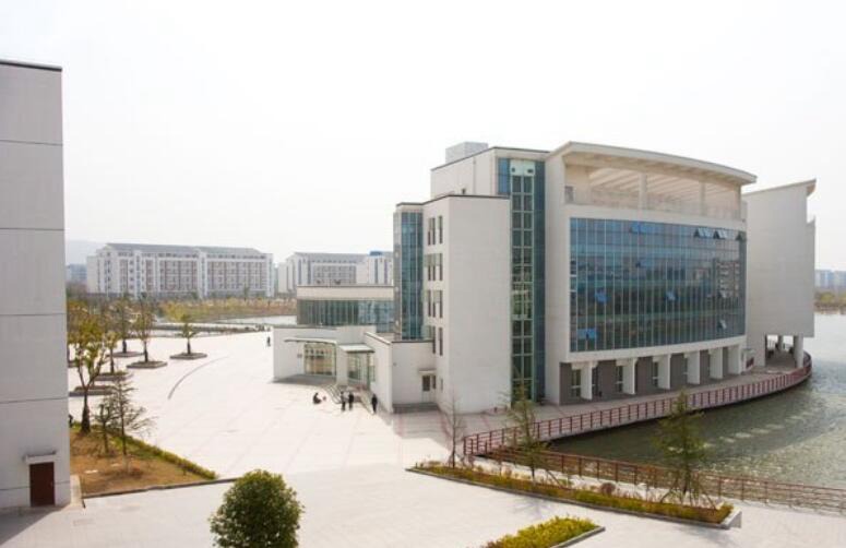 南京旅游职业学院图片