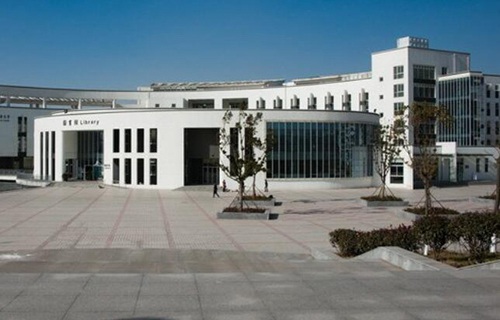 南京旅游职业学院图片