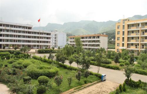 宣威市第二职业高级中学图片