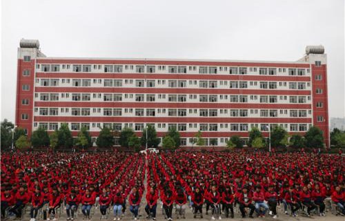 曲靖市技工学校图片