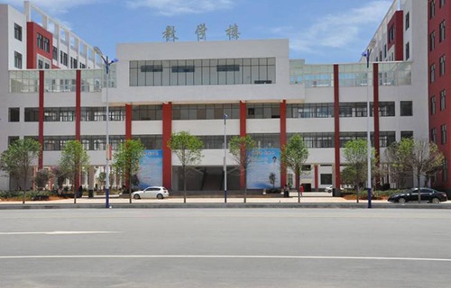 曲靖市农机技术职业学校图片