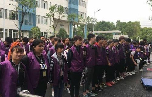 渭南商贸技工学校图片