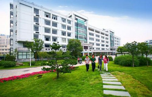 乌鲁木齐航空学校图片