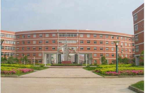 乌鲁木齐幼儿师范学校图片