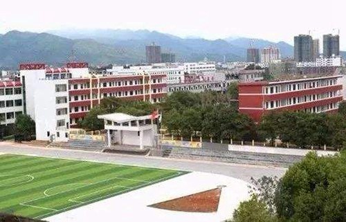 承德现代中等专业学校图片