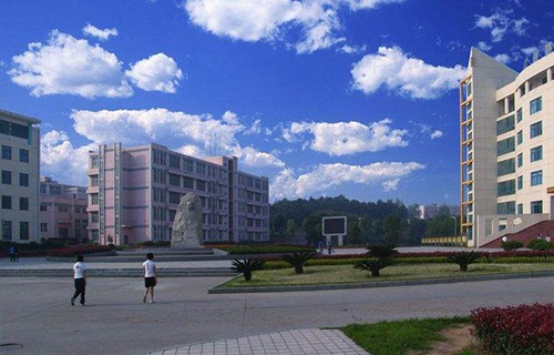 钦州商贸学校图片