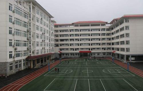 云南省曲靖卫生学校