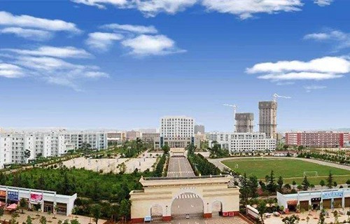 曲靖市麒麟区职业高级中学图片