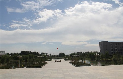 文登市第五职业高中图片