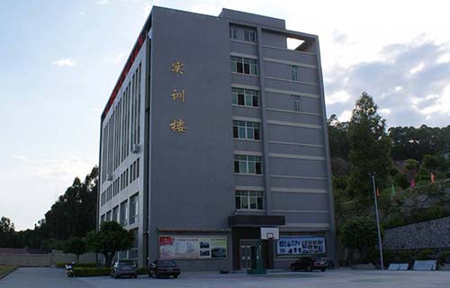平陆县第二职业中学图片