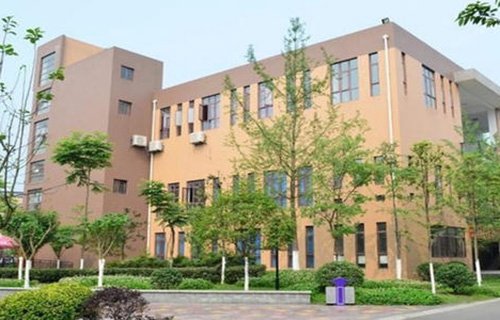 平邑县职业中等专业学校图片