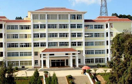 安宁市职业高级中学