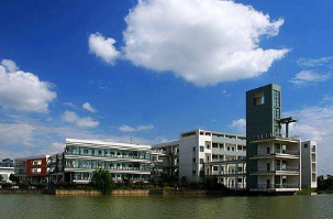 贵阳白云职业技术学校图片