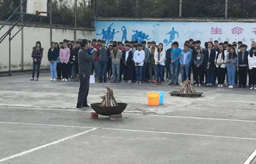 昆明市化工技工学校图片