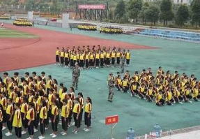 龙里县中等职业学校图片