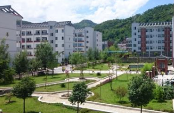 望谟县民族职业高级中学图片