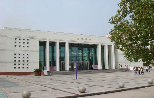 黄冈市劳动中等专业学校图片