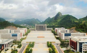 黔南民族医学高等专科学校中专部图片