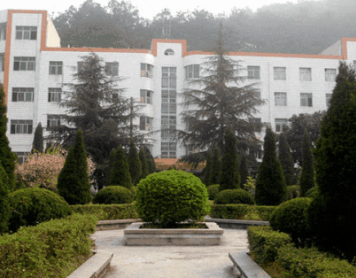 黔南民族医学高等专科学校中专部图片