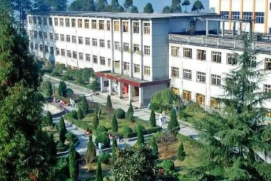 黔南民族医学高等专科学校中专部图片