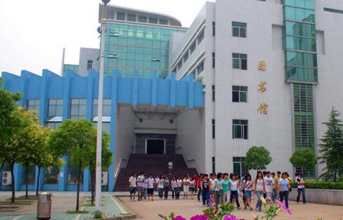 贺州市八步区职业技术学校图片