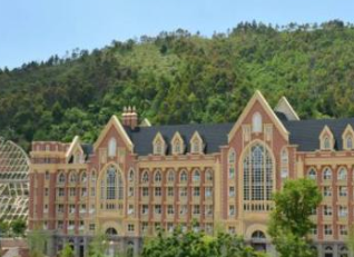 贵阳财经学校图片
