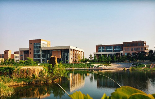 河池财经学校图片
