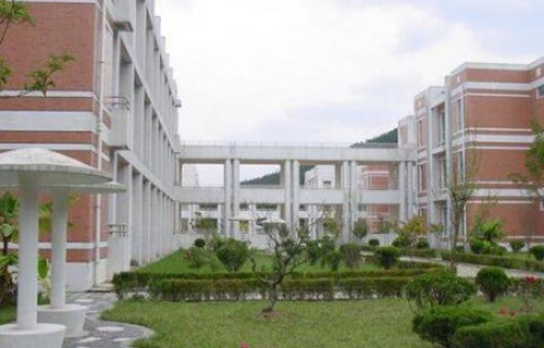 钟山县职业技术学校图片