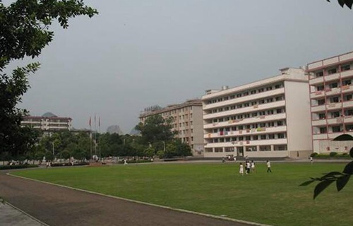 贺州市汽车专修职业技术学校图片