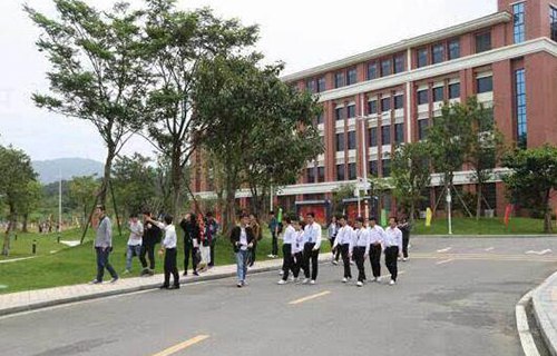 广西信息工程职业技术学校图片