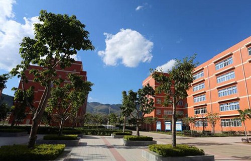 王益区高级职业学校图片
