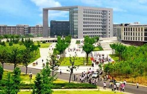 句容市职业技术教育中心图片
