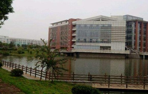 玉林市工业职业技术学校图片
