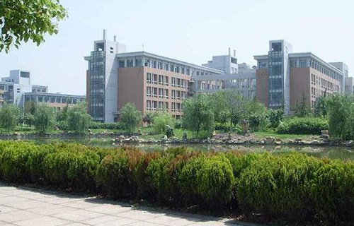 丹徒区三山职业高级中学