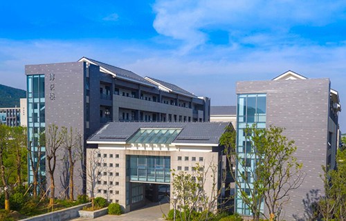 镇江交通技工学校