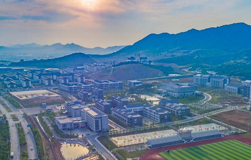 镇江交通技工学校图片