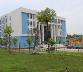 黔南民族医学高等专科学校五年制大专图片