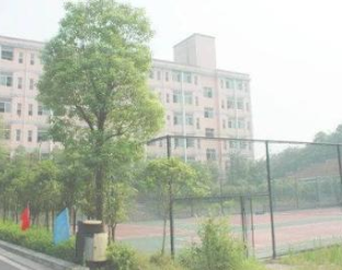 黔南民族医学高等专科学校五年制大专图片