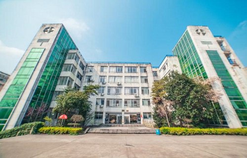 上饶职业技术学院五年制大专图片