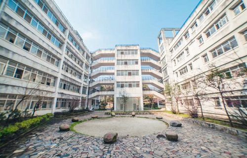 上饶职业技术学院五年制大专图片