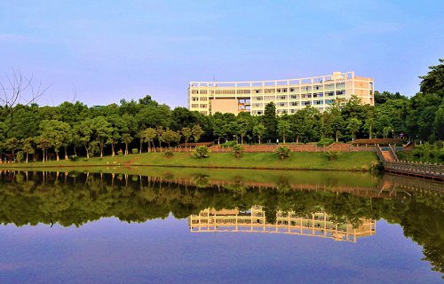 江西环境工程职业学院五年制大专图片