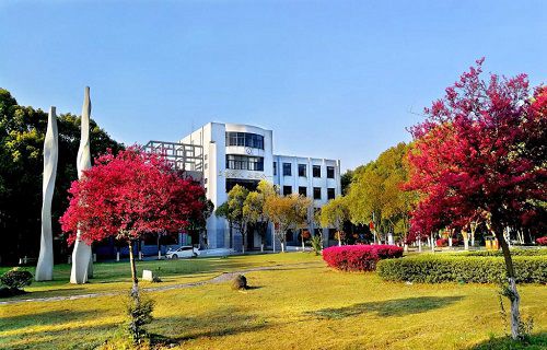江西青年职业学院图片